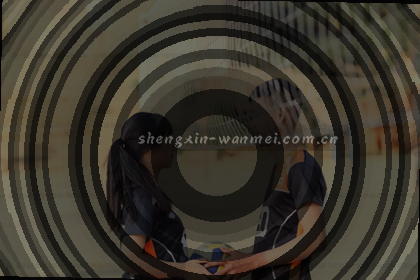 梅西带球突破三人包夹射门得分